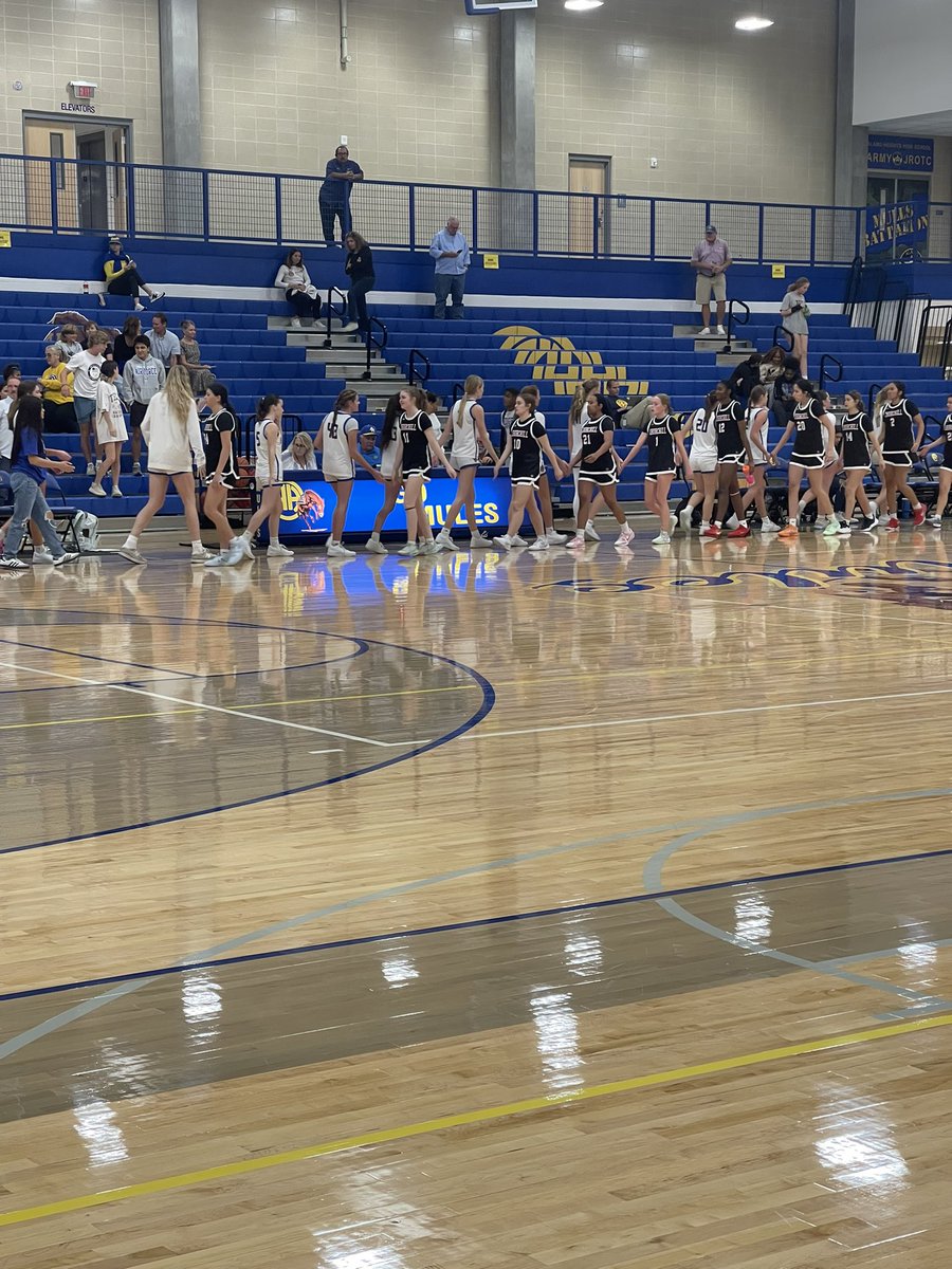 churchillhoops's tweet photo. Final Score 
Churchill 62
Alamo Heights 34
@WCLadyHoops improves to 2-0 with a dominating win tonight! https://t.co/71VPqdpibH