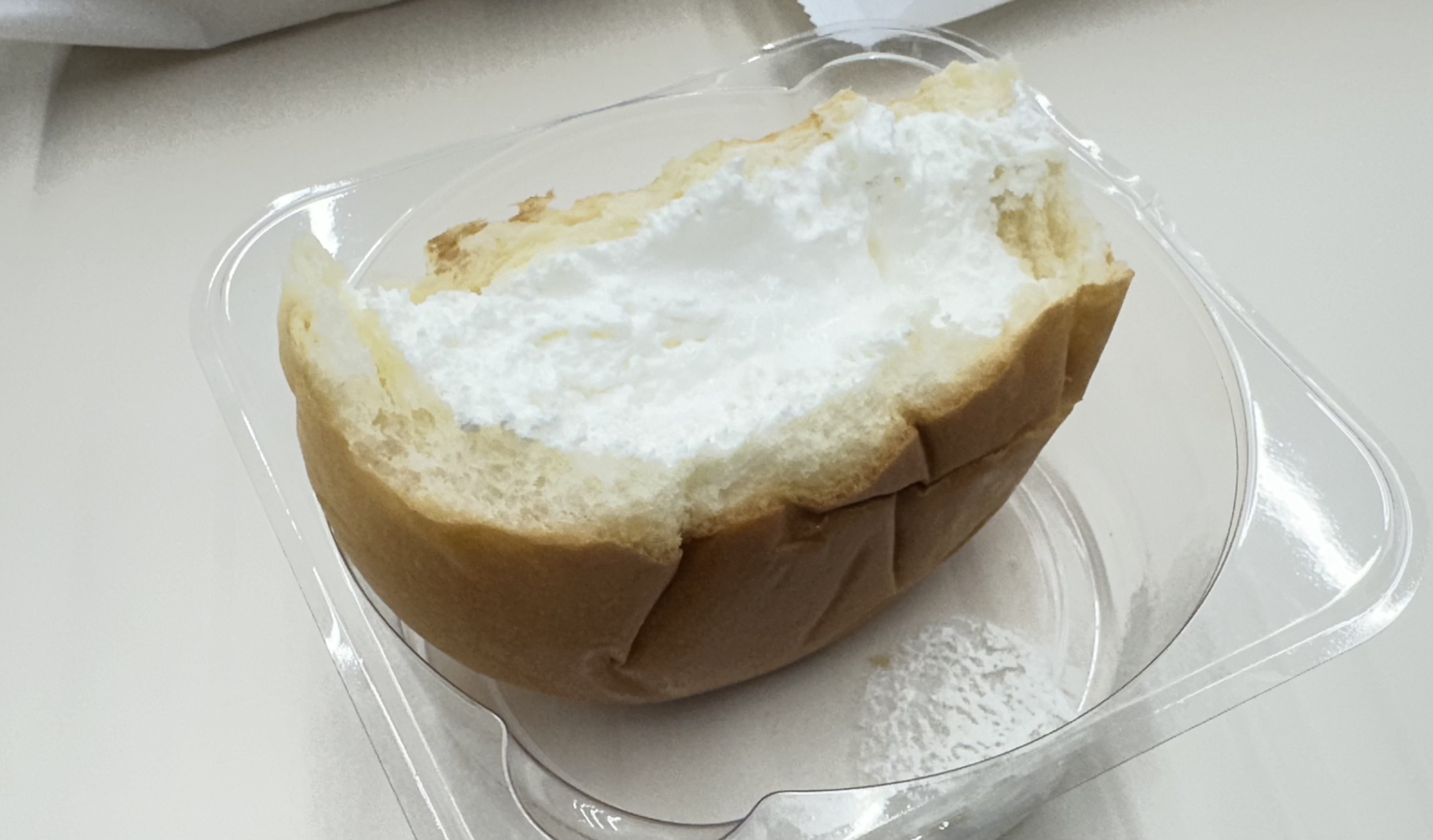 しあわせ届ける富良野メロンくりぃむぱん | YKベーキングカンパニー