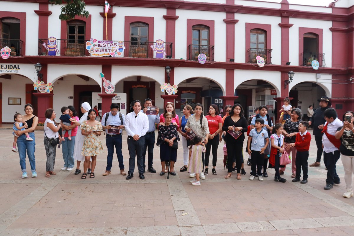 ¡Felicidades a las y los ganadores de los concursos de Altares y Fachadas de Santa Lucía del Camino 2024!

El edil Juan Carlos García Márquez <a href="/JC_GMarquez/">Juan Carlos García Márquez</a> les entregó premios por un total de 85 mil pesos. Mucho talento y creatividad de los habitantes de Santa Lucía del Camino.