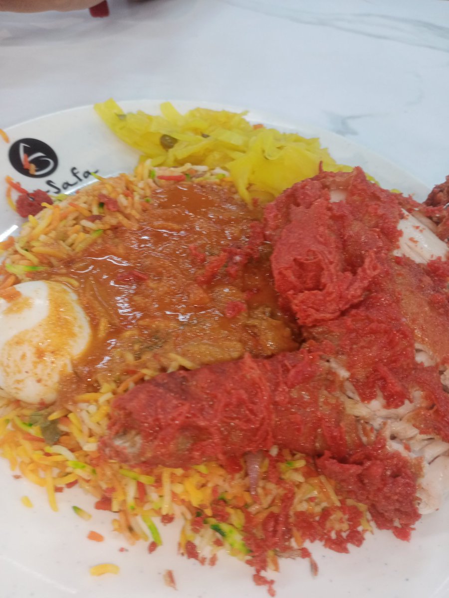 Awal2 lagi dah melayan nasi beriani kambing...