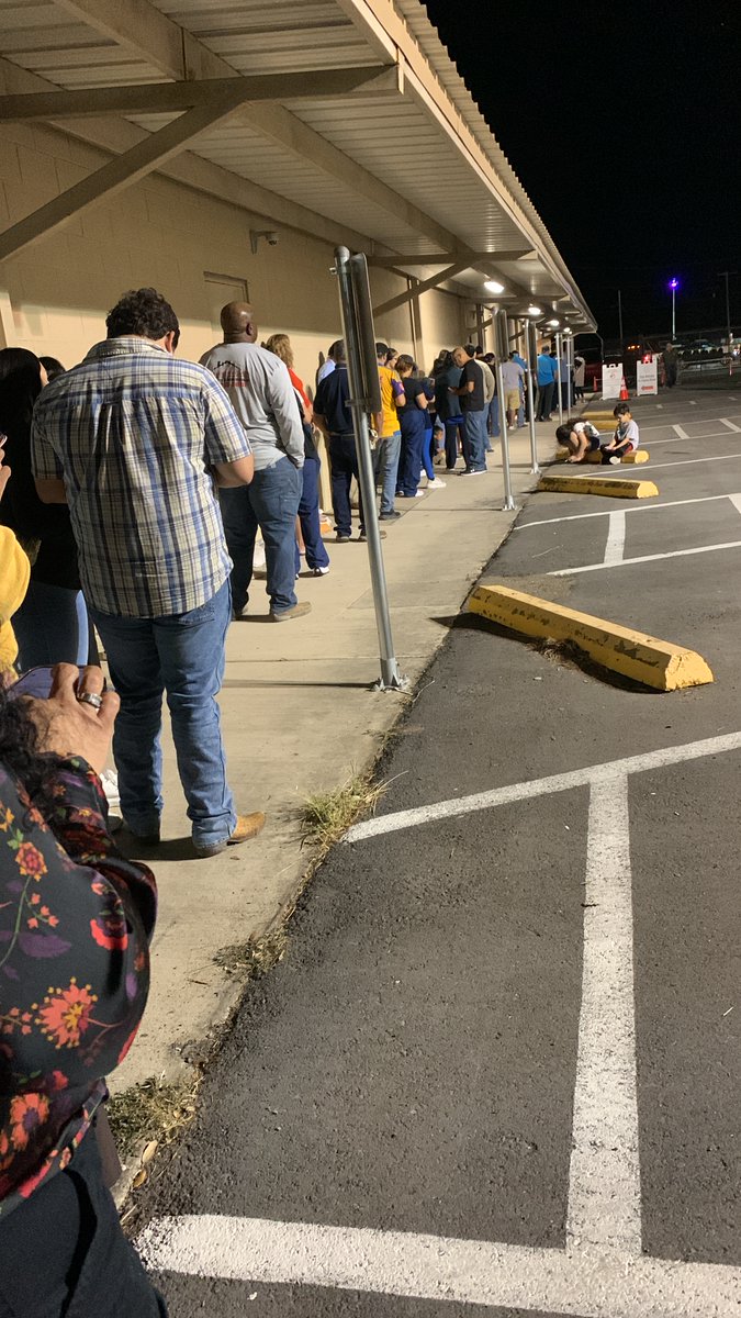 PizzaToThePolls's tweet image. Edinburg, TX it’s pizza time! 🍕 5 pizzas are on the way to 317 N Closner Blvd #DemocracyIsDelicious #Election2024