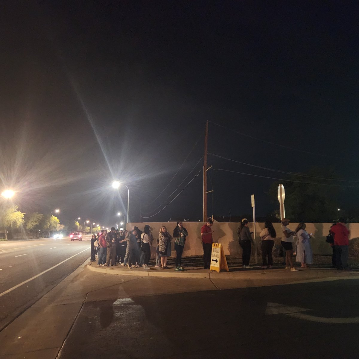 PizzaToThePolls's tweet image. Hold on tight, Avondale, AZ! 🍕 6 pizzas are headed to 1642 S 107th Ave #DemocracyIsDelicious #Election2024