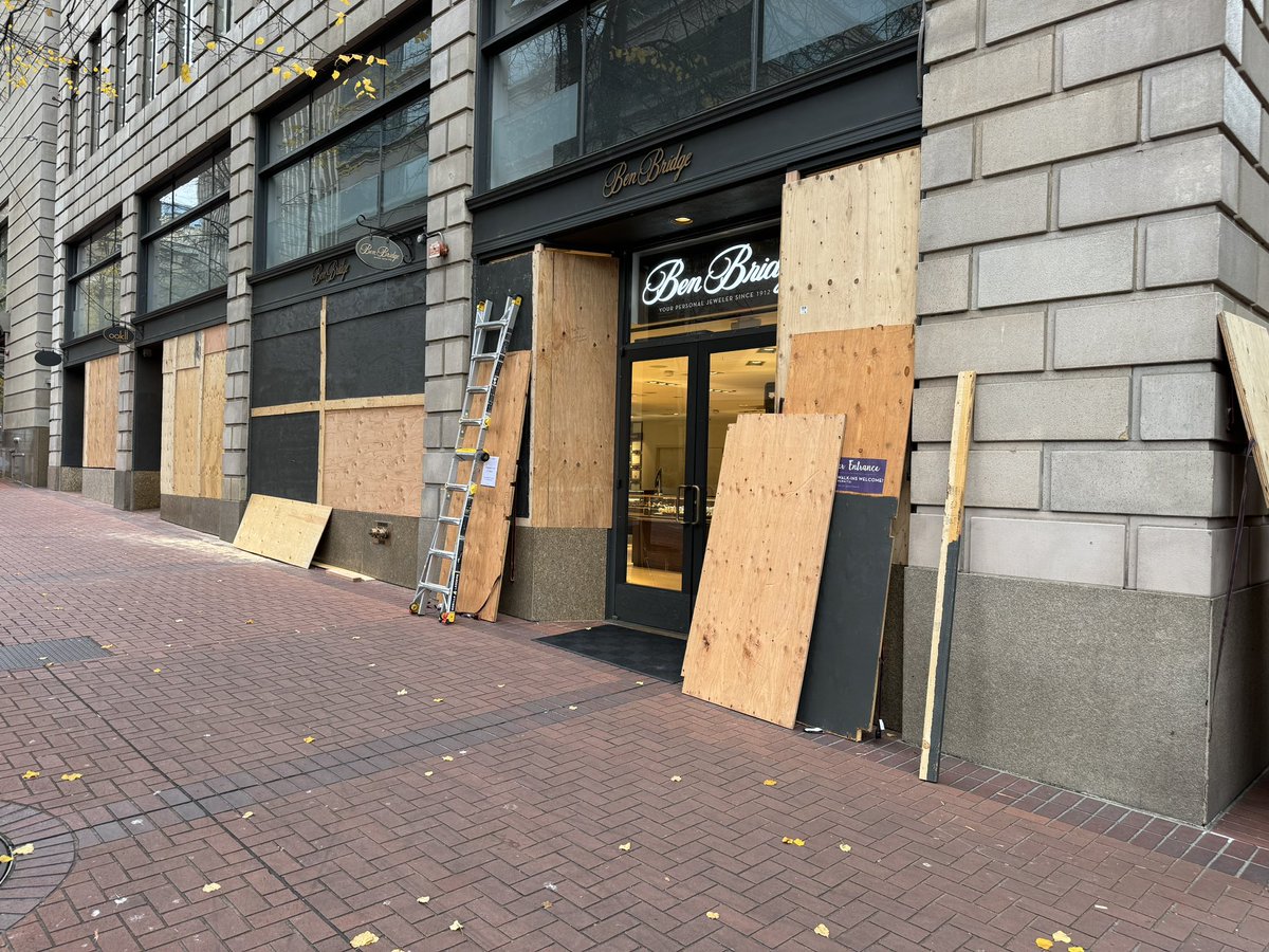 SQLnaut's tweet image. Downtown Portland fear of election riots. #Portland
