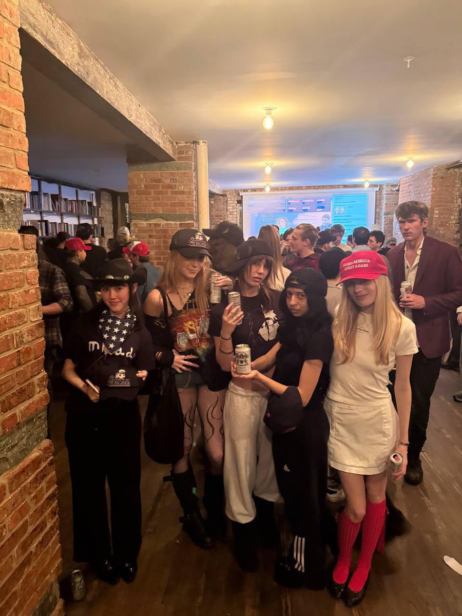 Election winner <a href="/polymarket/">Polymarket</a> odds being streamed at milady election night party. Trump just crossed 75% 🇺🇸🇺🇸 BEAUTIFUL AMERICA