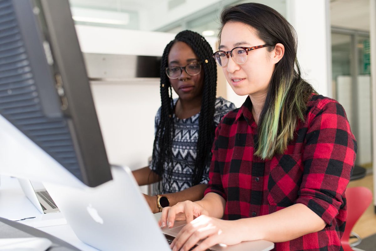 ManningGlobal's tweet image. Today is #NationalLadiesLearningCodeDay, so let’s shine a spotlight on the amazing women in tech and invite everyone to jump into the exciting world of coding!
#LadiesLearningCode #WomenInTech #CodingCommunity #Programmers #Programming