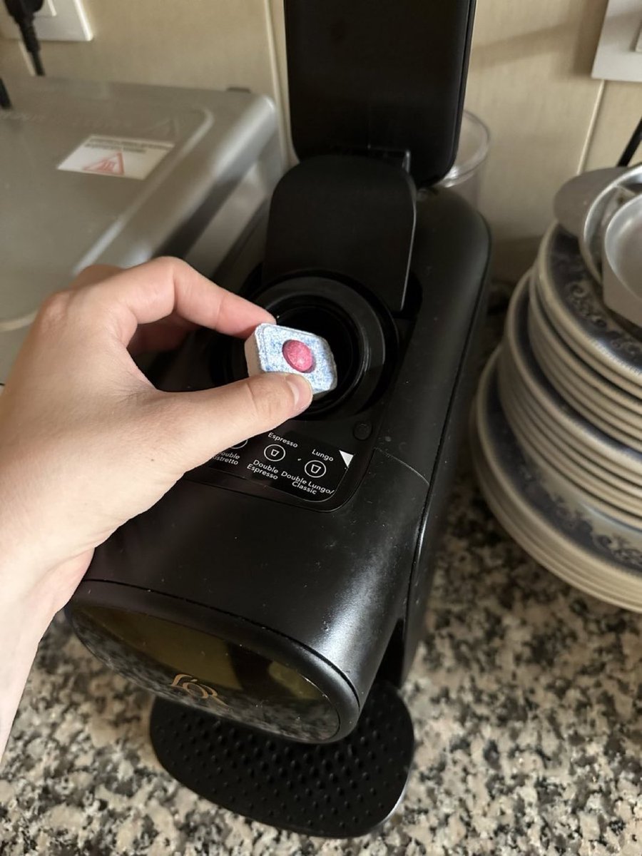 a por el café de buenos días 🥰