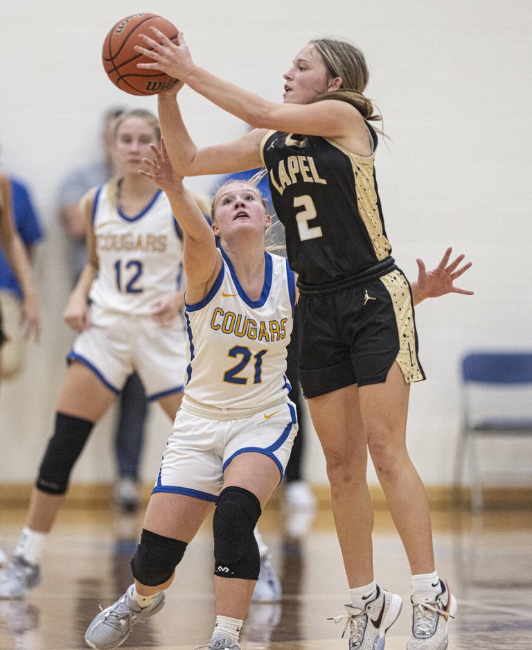 Cougars lead from start to finish in 55-41 win over Lapel dlvr.it/TG20KG