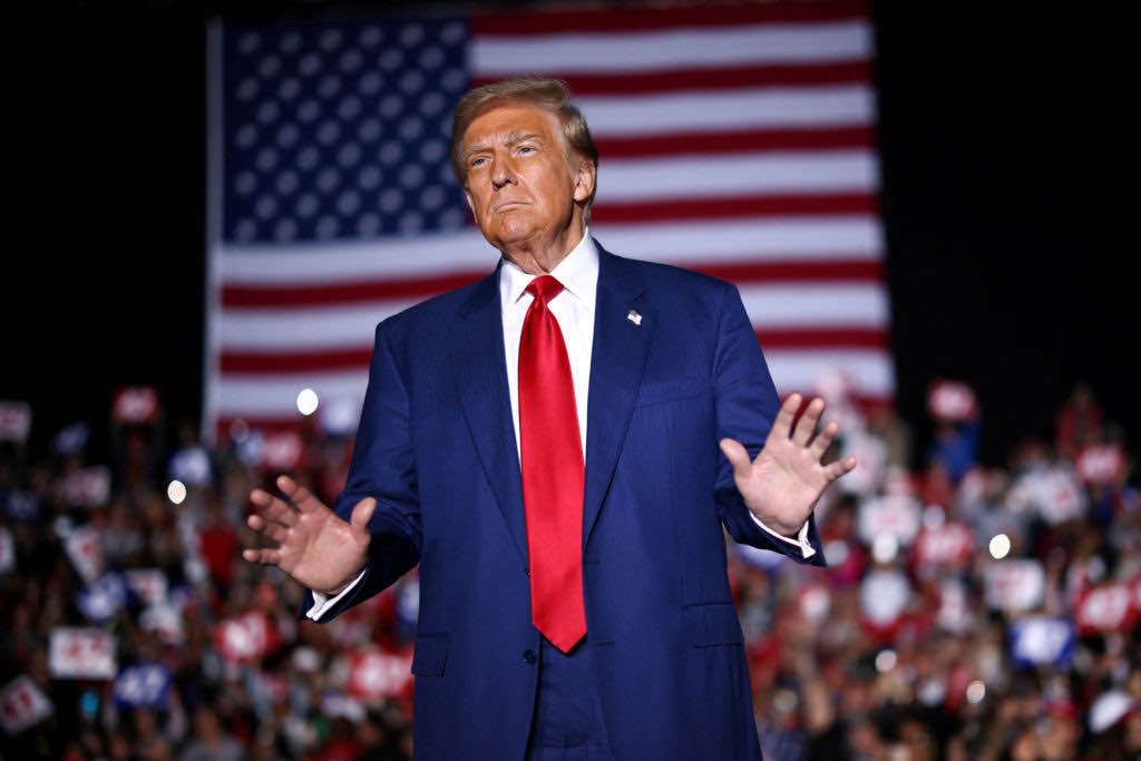 "Il Presidente Bukele di El Salvador: Primo Leader Mondiale a Congratularsi con Trump e Sostenitore del Bitcoin"