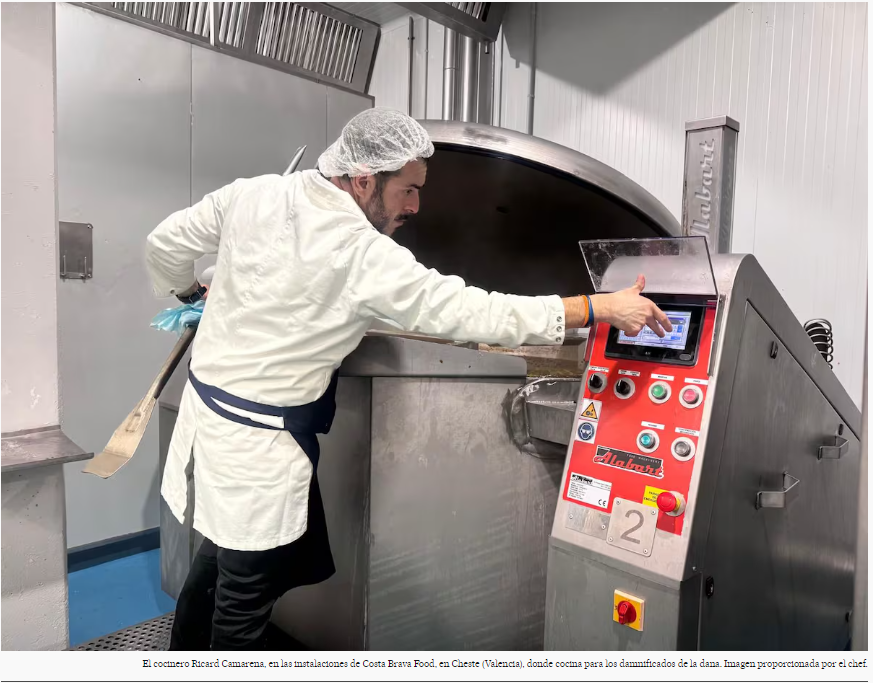 El cocinero Ricard Camarena, en Cheste: “Hoy vamos a llenar tres tráilers con más de 25.000 raciones de comida”
hosteleriahospitalaria.org/node/175