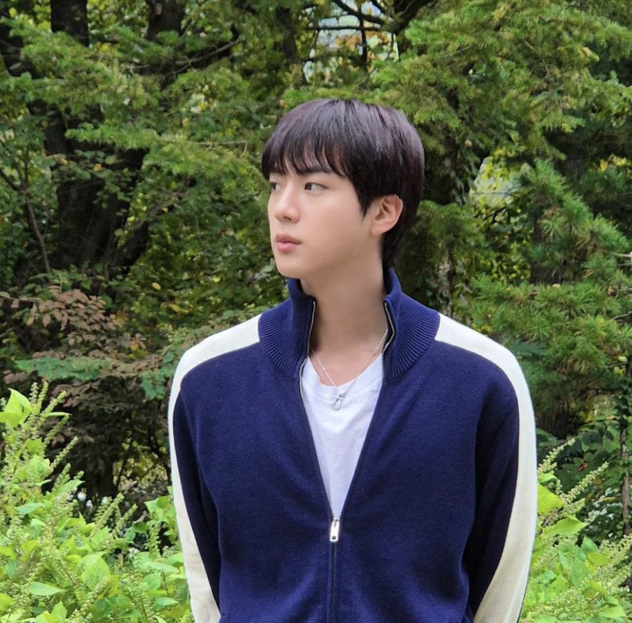 jinrenefile's tweet photo. ☘️🍃 https://t.co/7uZLsUSKJj