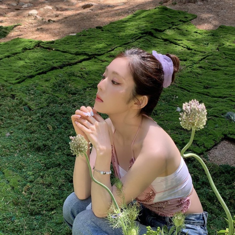 jinrenefile's tweet photo. ☘️🍃 https://t.co/7uZLsUSKJj