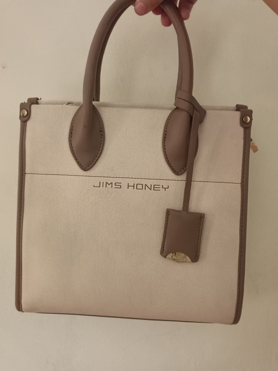 syachitta's tweet photo. WTS Tas Jims Honey preloved

Hb 140rban
Hj 100rb

bole nego tipis yaa, dm/rep ajaa

bisa 🍊 
📦 shipping from bekasi, jawa barat

#wts #tas #preloved https://t.co/5eEcw2me23