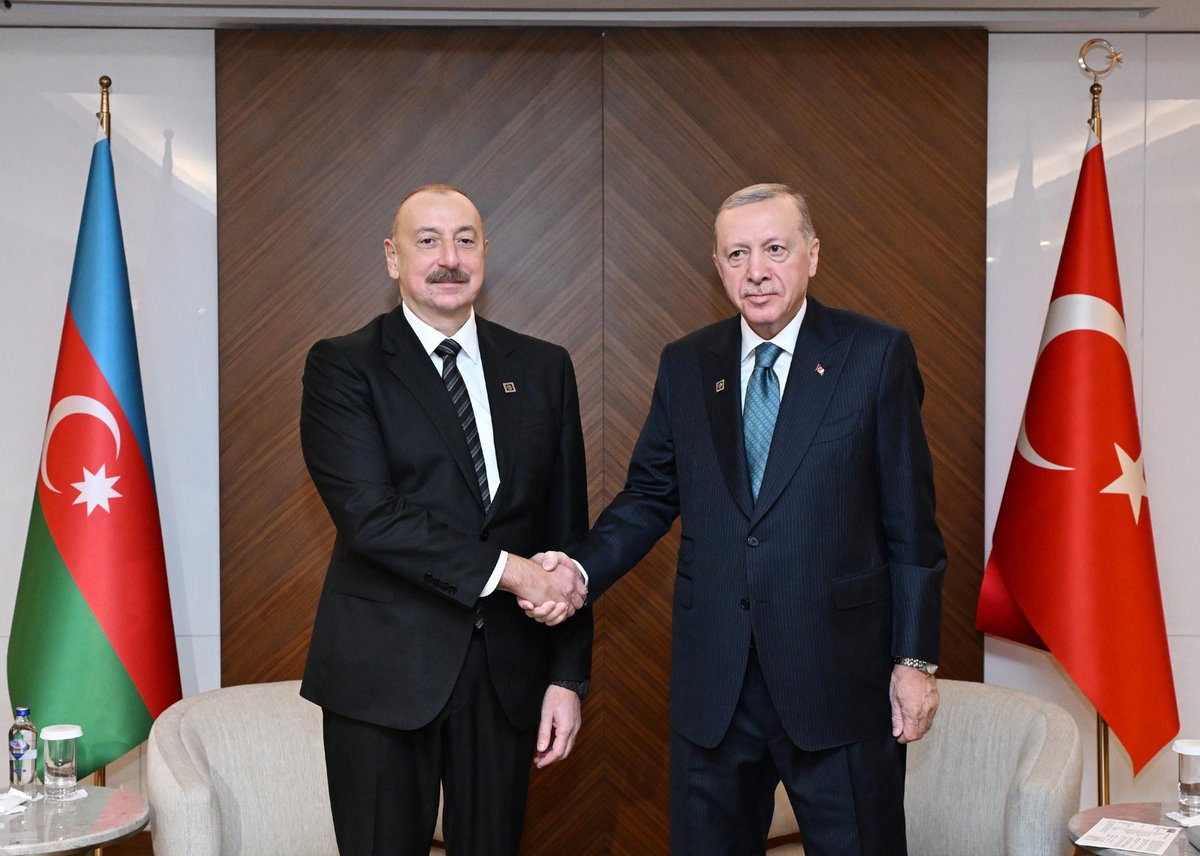 presidentaz's tweet photo. President Ilham Aliyev met with Turkish President Recep Tayyip Erdogan in Bishkek.

https://t.co/UWbt1PiK0k https://t.co/mR2Y3L8j1h