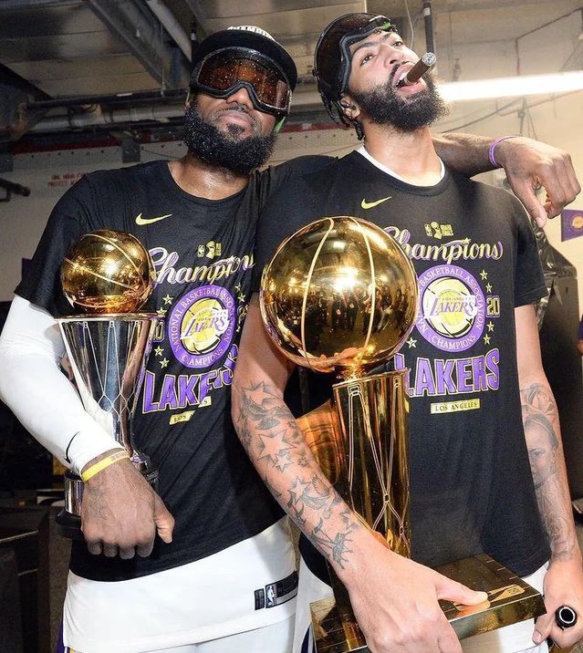 LakeShowYo tweet media