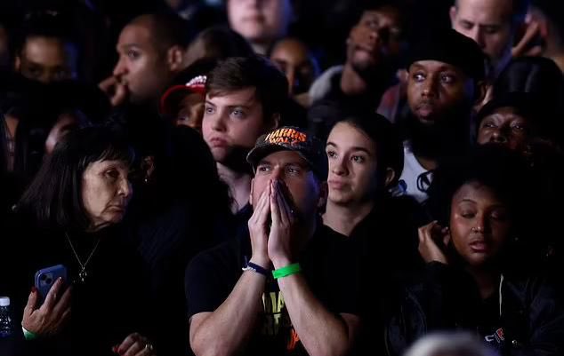 RobJetten's tweet image. Trump, een veroordeelde crimineel, wordt president van de VS. Een vrouwenhater die verworven vrijheden, zoals abortus, weer wil afnemen. Een man die openlijk flirt met dictators. Wat voor ons ligt, zijn jaren van chaos, verdeeldheid en roekeloosheid.

Deze verkiezingsuitslag legt…