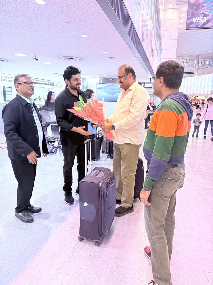 venkatpvs900's tweet photo. • @Karthi_Offl Anna in Tokyo to attend senior actor #Napoleon‘s son Dhanoosh Wedding in Japan. 🇯🇵

#Karthi #VaaVaathiyaar #Sardar2 https://t.co/Yf1fRsZBKv