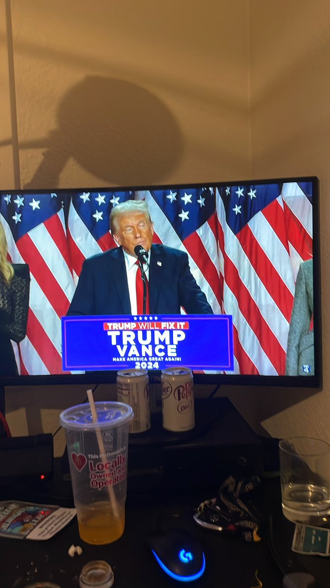 QtCartt's tweet photo. YESSSS BACK IN ACTION  JOE ROGAN JUST SHOTED OUT @nelkboys @TheoVon @joerogan  everyone lol  let’s gooooo #MAGA #Trump2024 https://t.co/UotWJNlaNY