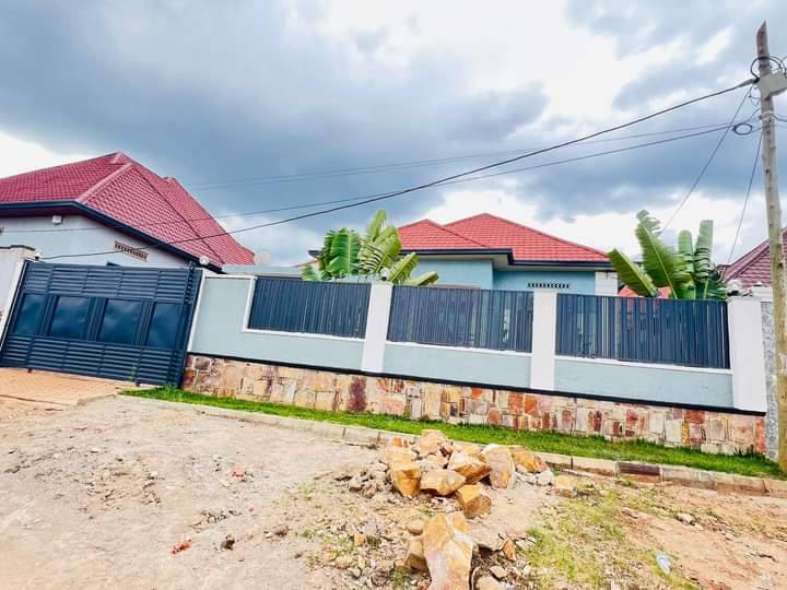 House for Sale 85Millions  negotiable
Located at Kicukiro Gahanga not far from tarmac road
It has
4 bedrooms
3 bathrooms
Kitchen inside
Big parking &amp; garden
For more information
0788 350 060