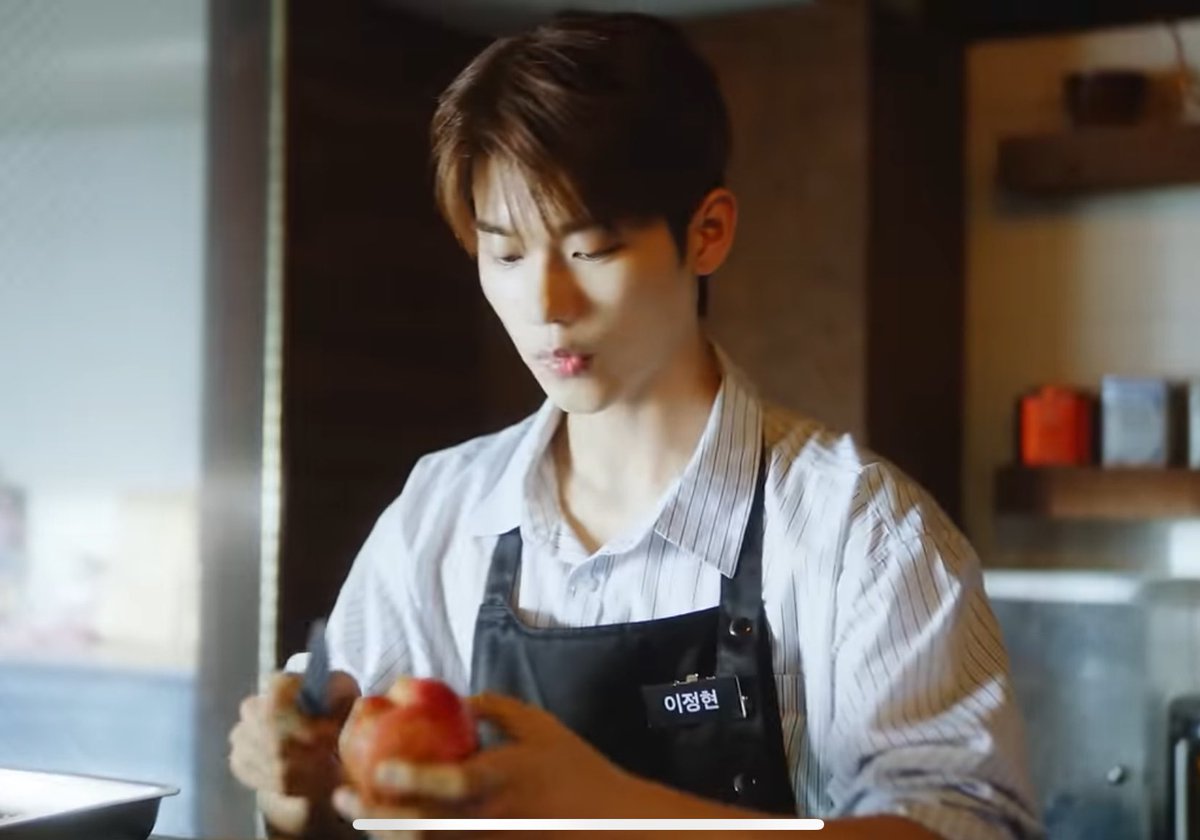 これ、ぜっっっっったいリンゴの皮綺麗に剥けなさそうな子が一生懸命りんご剥いてて愛おしい