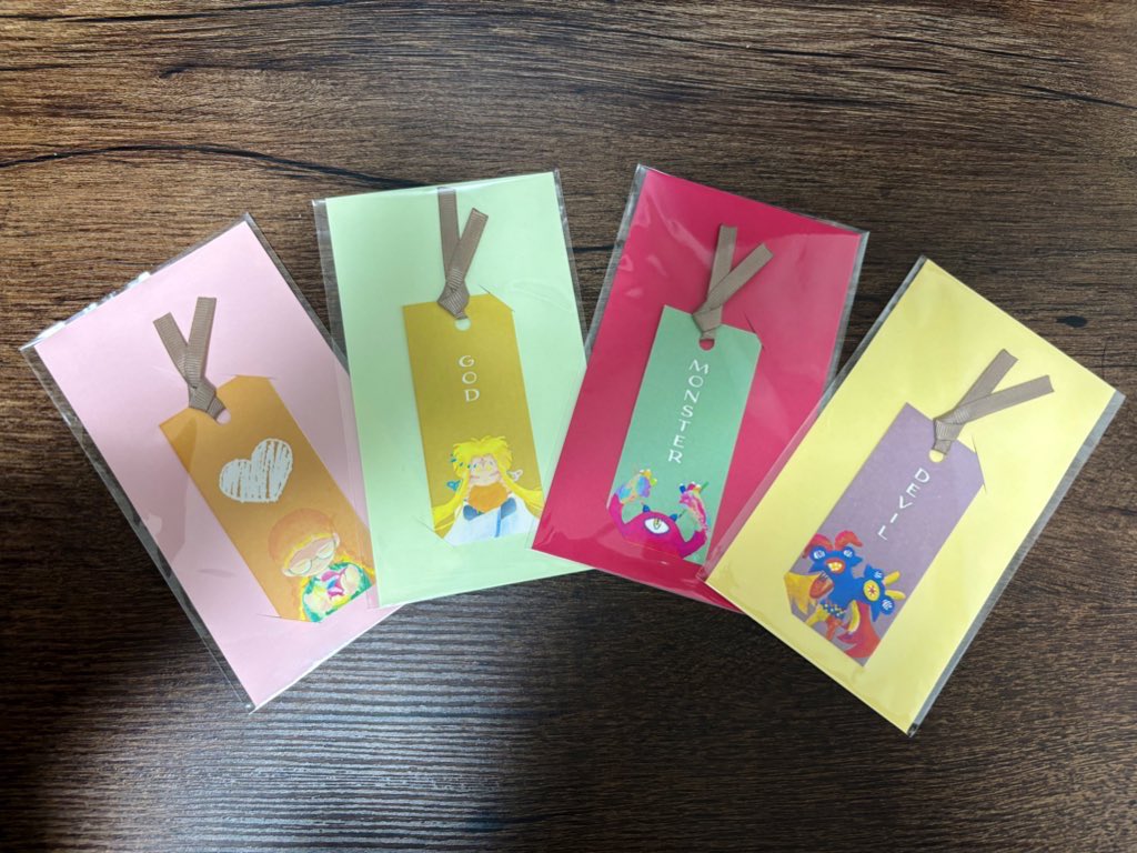 plusa005's tweet image. ブックマーケット　グッズ紹介①

しおり全4種＋リボン2種
背景の色はランダムです🫶💞

主人公は手に取っていただいた皆様です❣️
ハートマークにご自身のお名前が描けます☺️

 #ブックマーケットしおりのマーケット
 #奈良県立図書情報館