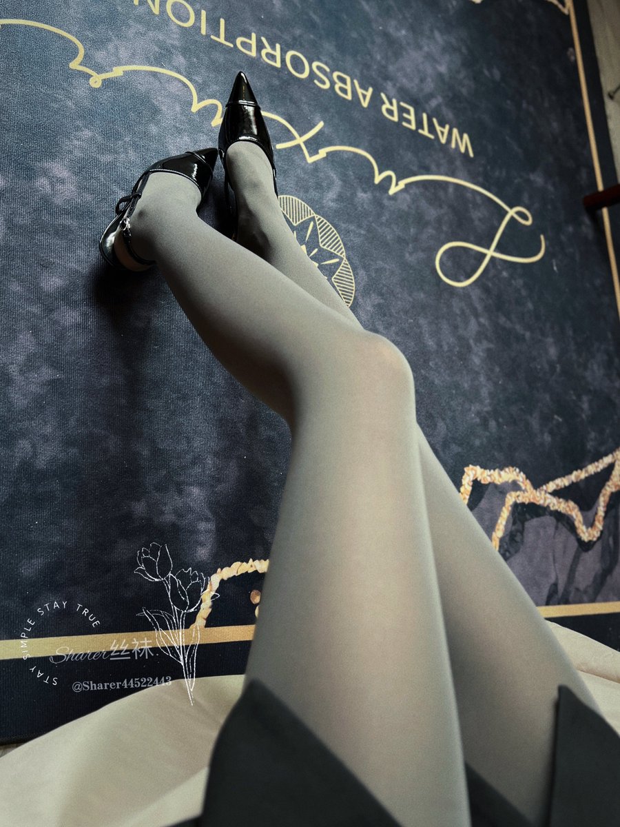 厚灰～
如果偷偷让你闻一下姐姐的🦶，你会…… https://t.co/8cGr6l3sUi