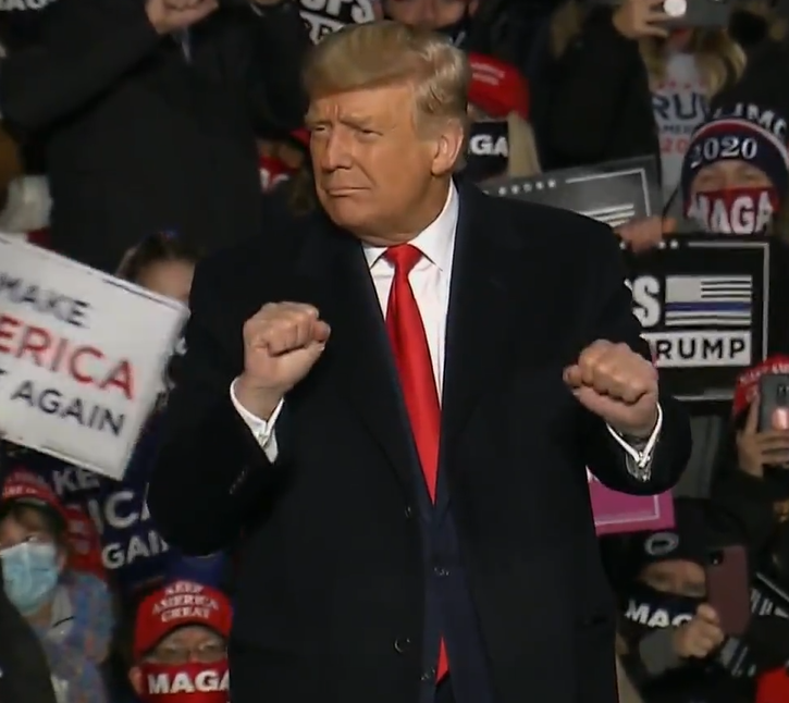 La vittoria di Trump è la vittoria finale del consumismo. Prima, con l'avvento della tv commerciale, poi con il dominio totale dei social network orientati unicamente al profitto, e infine con l'ipnosi collettiva dei reels, quei video insulsi con i quali veniamo bombardati ogni