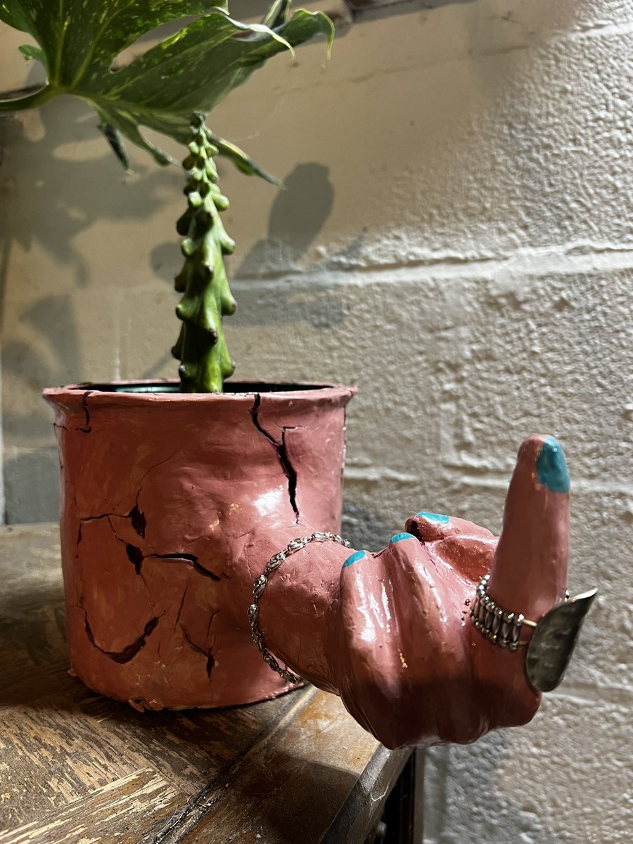 PickledPugs's tweet photo. I just wanted to share with y’all something I made recently. It’s for the 2nd annual #FunCancer fun pot grow I entered in. I’ve never really done a sculpture like this before but I think it’s pretty nifty 😁

#plants #sculpture #CannabisCommunity #cannabisculture #Stoner https://t.co/8N9snX5XAL