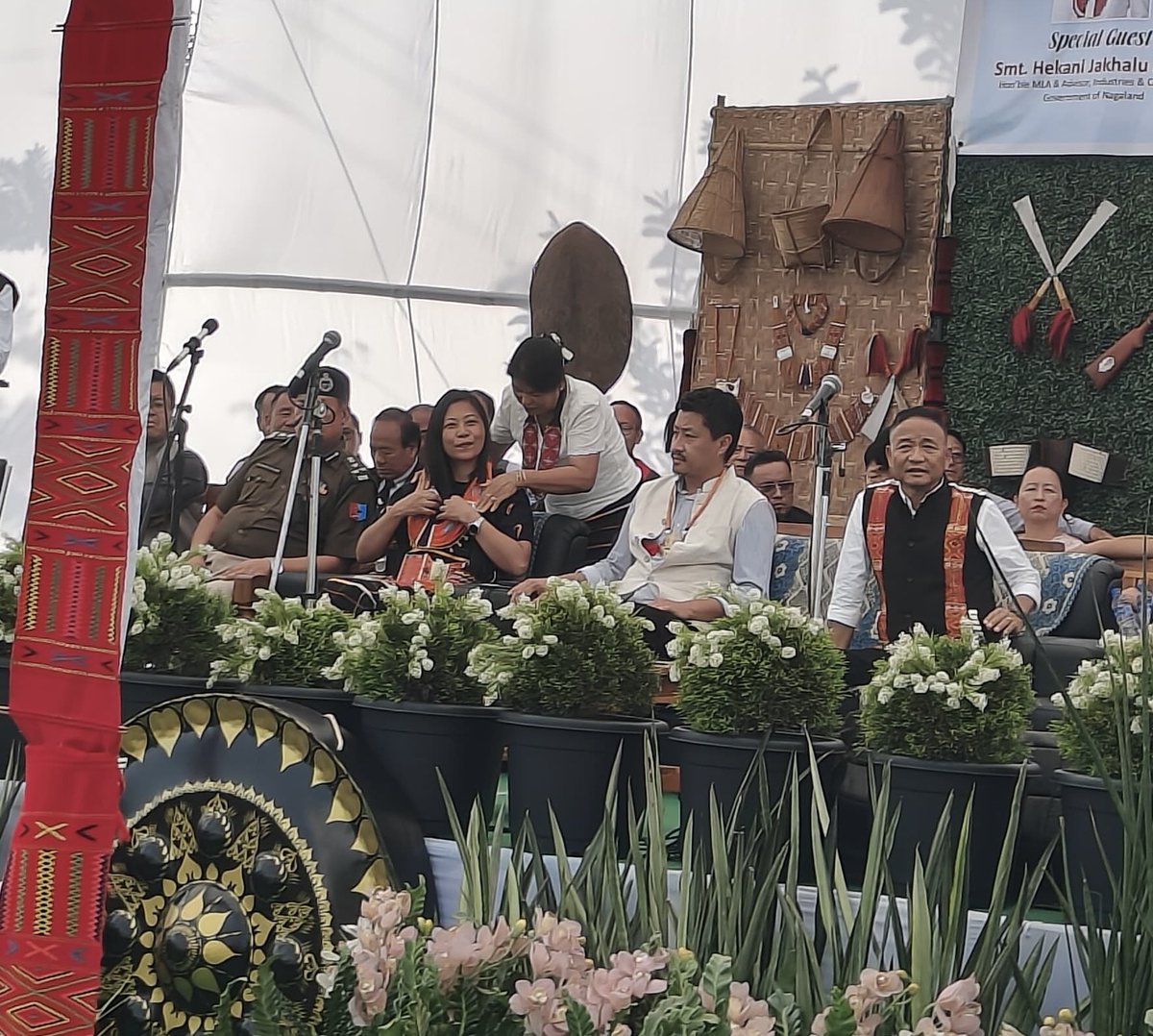 JakhaluHekani's tweet photo. Announcing a new baby in our constituency- CHEN Village is inaugurated. Congratulations to Hon’ble Minister CL John &amp; the entire #Konyak community for this new beginning. May Chen prosper &amp; be a blessing to our people #Dimapur3 https://t.co/TnVWFAlgBO
