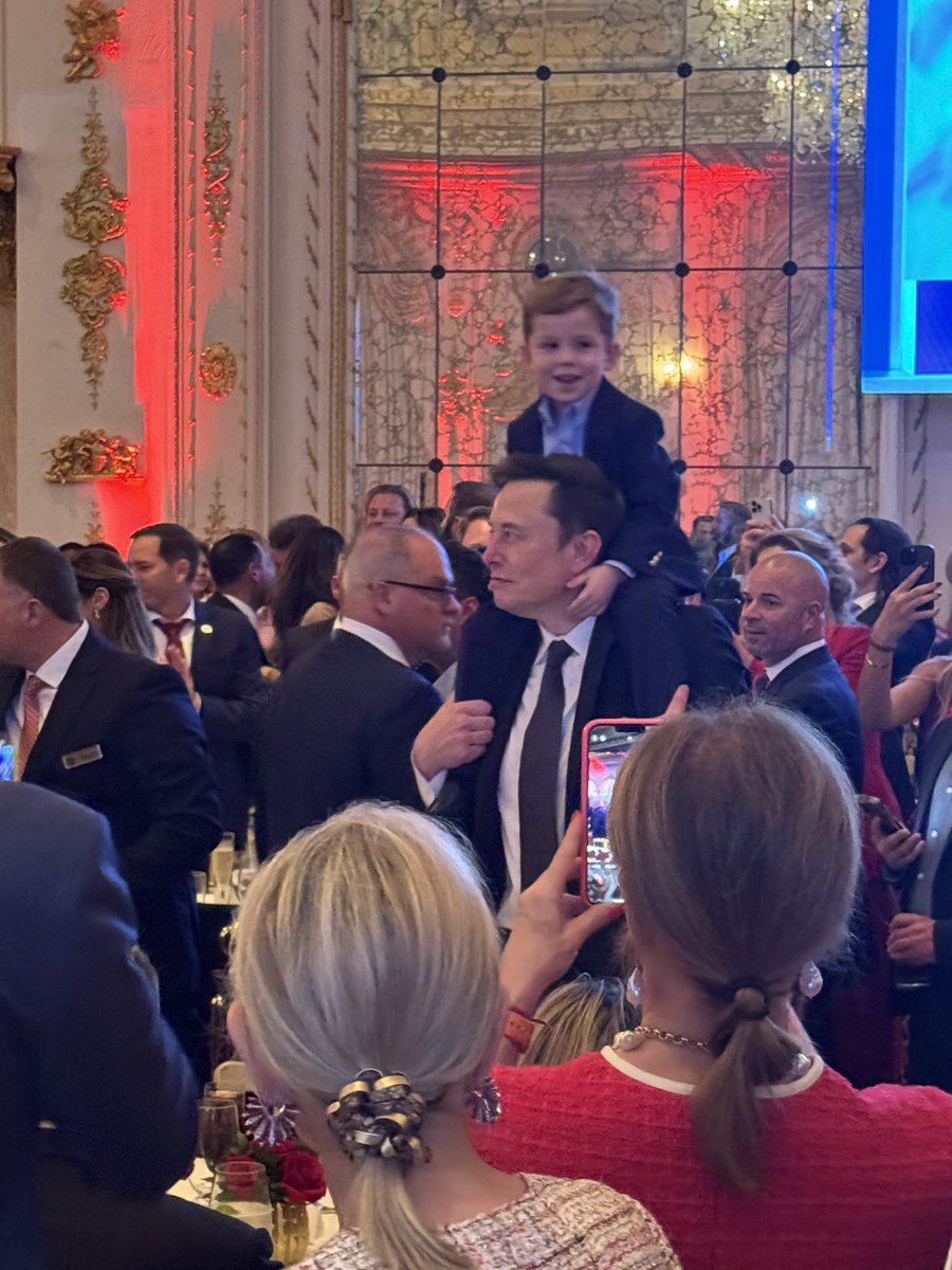 Elon’s entrance tonight 🚀