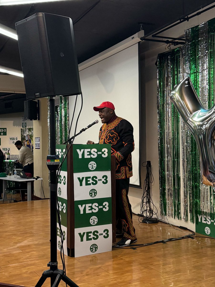 VoteYesOn3Mass's tweet photo. A huge THANK YOU to voters in MA who recognize that rideshare drivers need a union. Your vote gives Cletus and thousands of other drivers power and a voice on the job 💪 https://t.co/uSqJCc7gKK