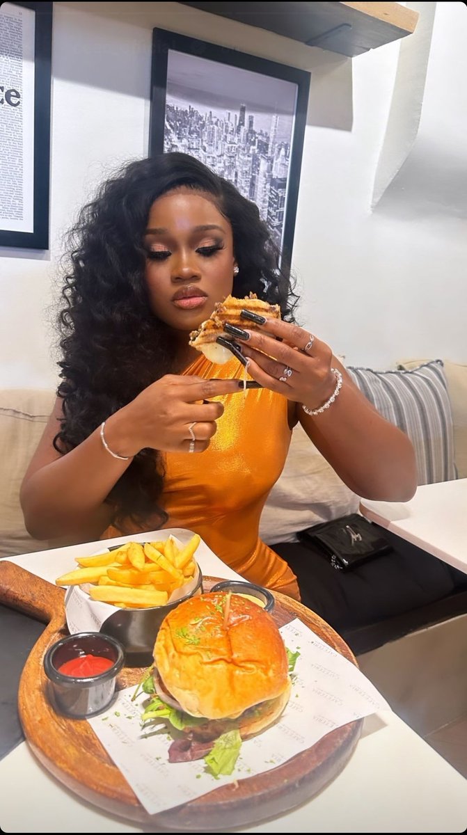 Vekeej's tweet photo. On your special day, I celebrate the fiery spirit, unwavering resilience and infectious charm that made you a household name. Here's to another year of unstoppable success😍
HAPPY BIRTHDAY KING CEEC
SPARTANS LOVE YOU
#CynthiaNwadiora
#Ceec https://t.co/bg9FxNbgC2