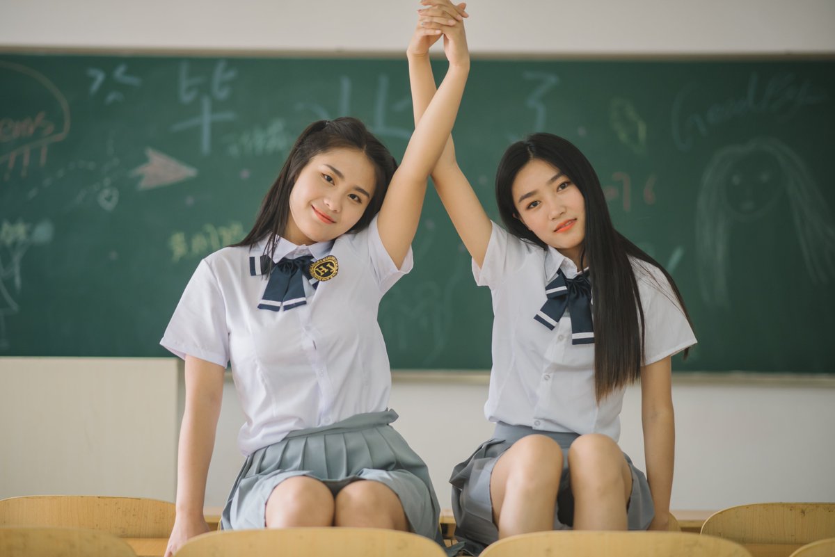 毕业小姐姐写真[553P+3.37G] #眼镜娘 #眼镜妹 #毕业照 #女大学生 #写真 
No.110524 预览全套尺度看置顶或私信 投稿：@007share 
眼镜娘圈子：https://t.co/VSeJDJ4Yn7 https://t.co/gy7ta73xTE