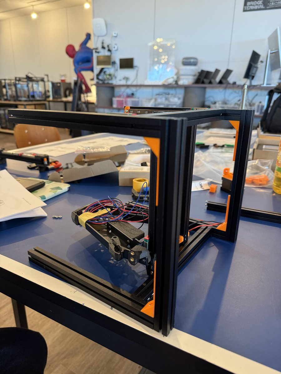 Renji_81's tweet image. voron組み立て会ありがとうございました！

フレーム組むの難しくも、とても楽しかったです🙏
麻婆豆腐もしっかり辛くてウマウマでした

そして00w2が少し進んだ。早く部品を頼みます。。。

#voron #00w2