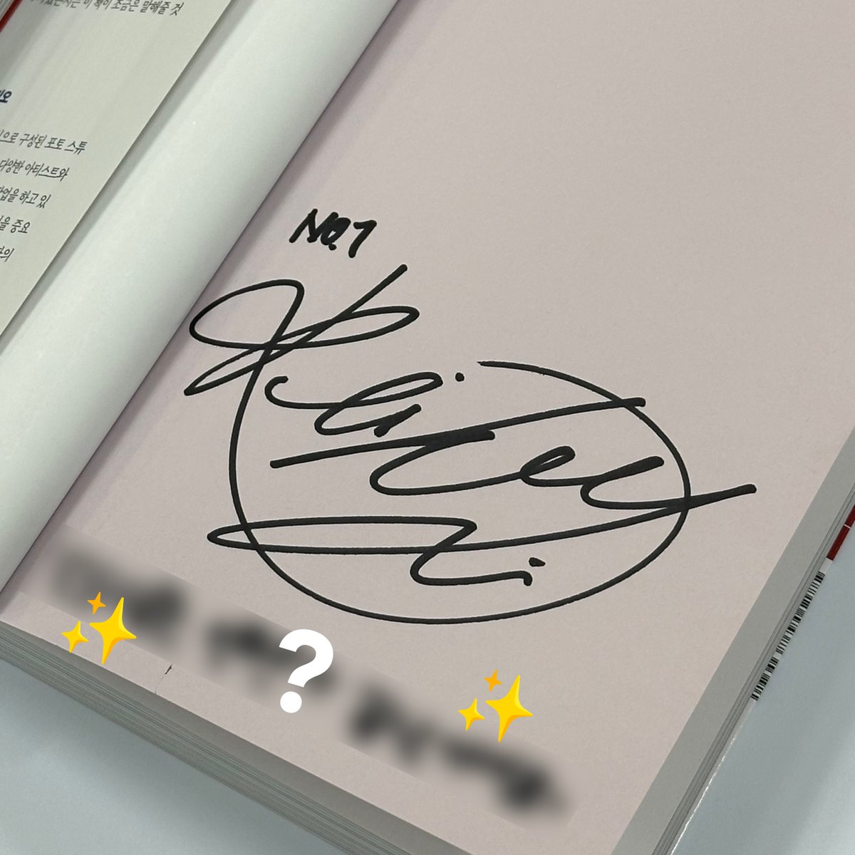 ✨역대급 RT 이벤트✨

해냈습니다...! 무엇을요?
국내 최고 여자 운동선수 12인 인터뷰집
#자기만의그라운드 에 #김희진 선수님(최고ㅠㅠ) 
싸인 받았습니다!  

과연 선수님께서 적어주신 감동의 메시지는...?🤫

RT 3명: 싸인본 도서 1권 + 초판 한정 부록 화보집 *당발11/11