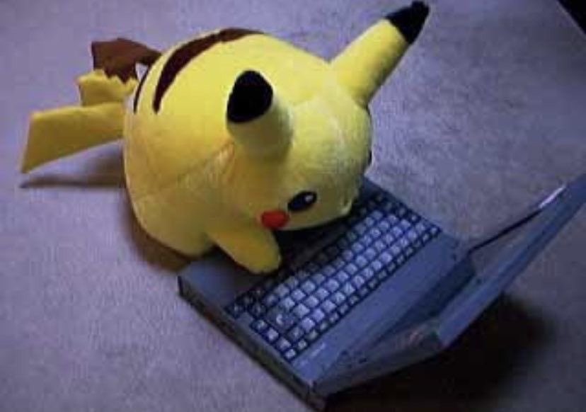 Estar despierto un miércoles a las 5 de la mañana porque se te ha recargado el tiempo para abrir un sobre de Pokémon TCG Pocket es algo completamente normal y nada preocupante 👍🏻