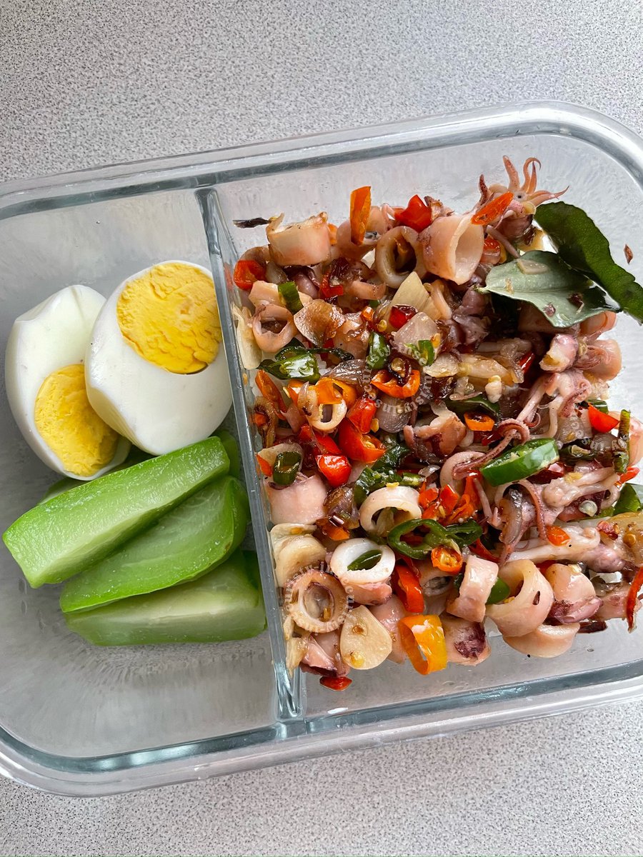 insecuristy's tweet photo. bekal ngantor today: CUMI ASIN PEDAS! #ristyrecipy #makanmakin 👩‍🍳😮‍💨✨

ini salah satu makanan fav aku. enak, mudah, simple, dan yg pasti NAGIH BANGET. makan sama nasi anget doang pun dijamin ENAK! 👌🏻

step n resep di next tweet ya~ https://t.co/oUxXOqjn2l