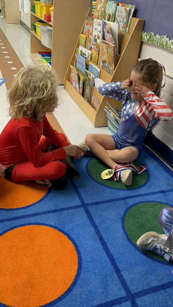 mrsdeltinsclass's tweet photo. Saying Happy Halloween in sign language  #fhleads https://t.co/wfqUFxgq0h