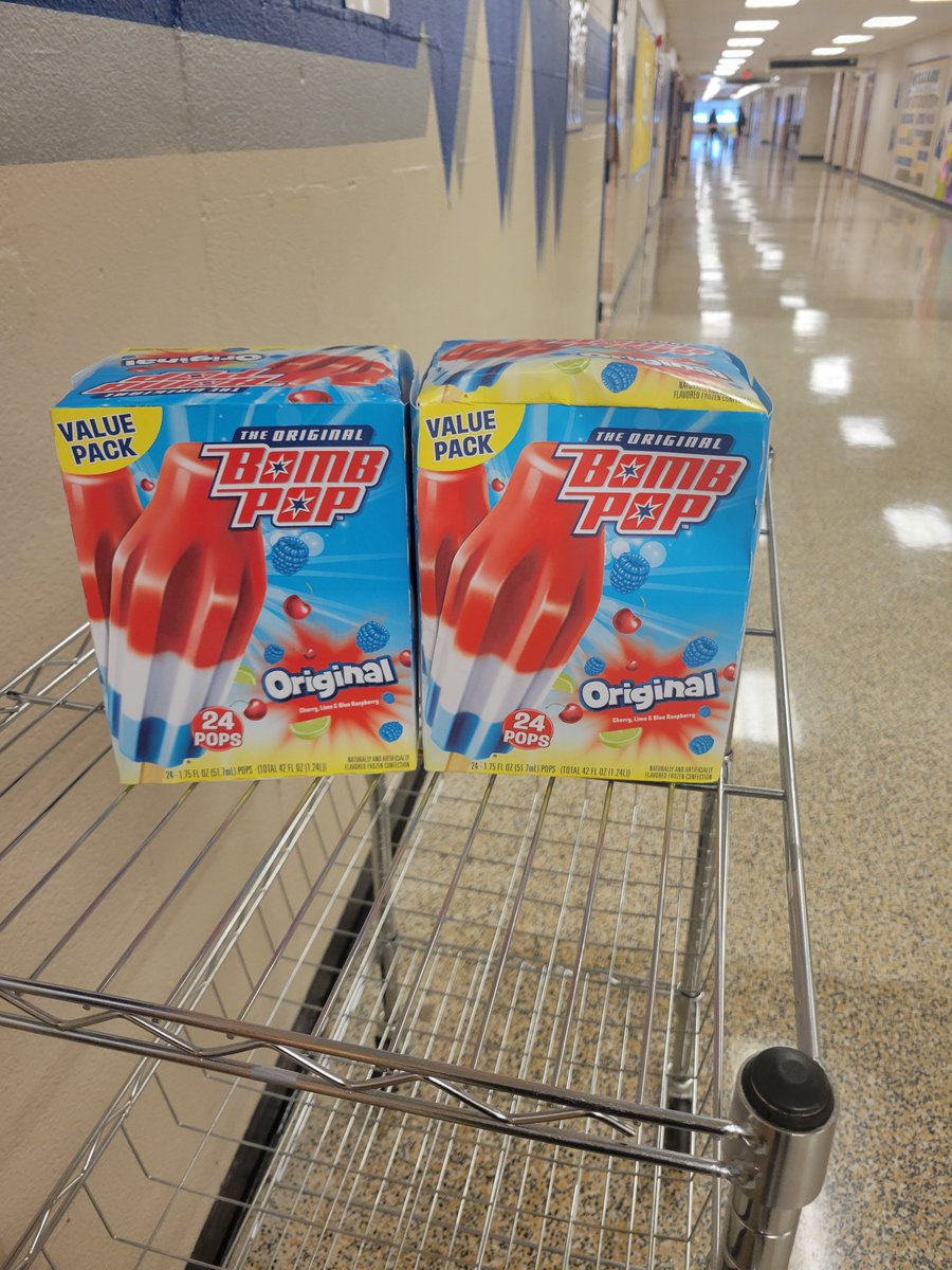 Williams44STEM's tweet image. The votes from the campus mock election are in...Will they mirror what will take place tonight? We hope you exercised your right to vote today. If so, you're the bomb #bombpops