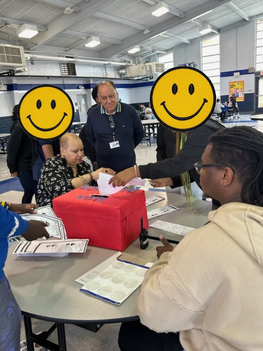 Williams44STEM's tweet image. The votes from the campus mock election are in...Will they mirror what will take place tonight? We hope you exercised your right to vote today. If so, you're the bomb #bombpops