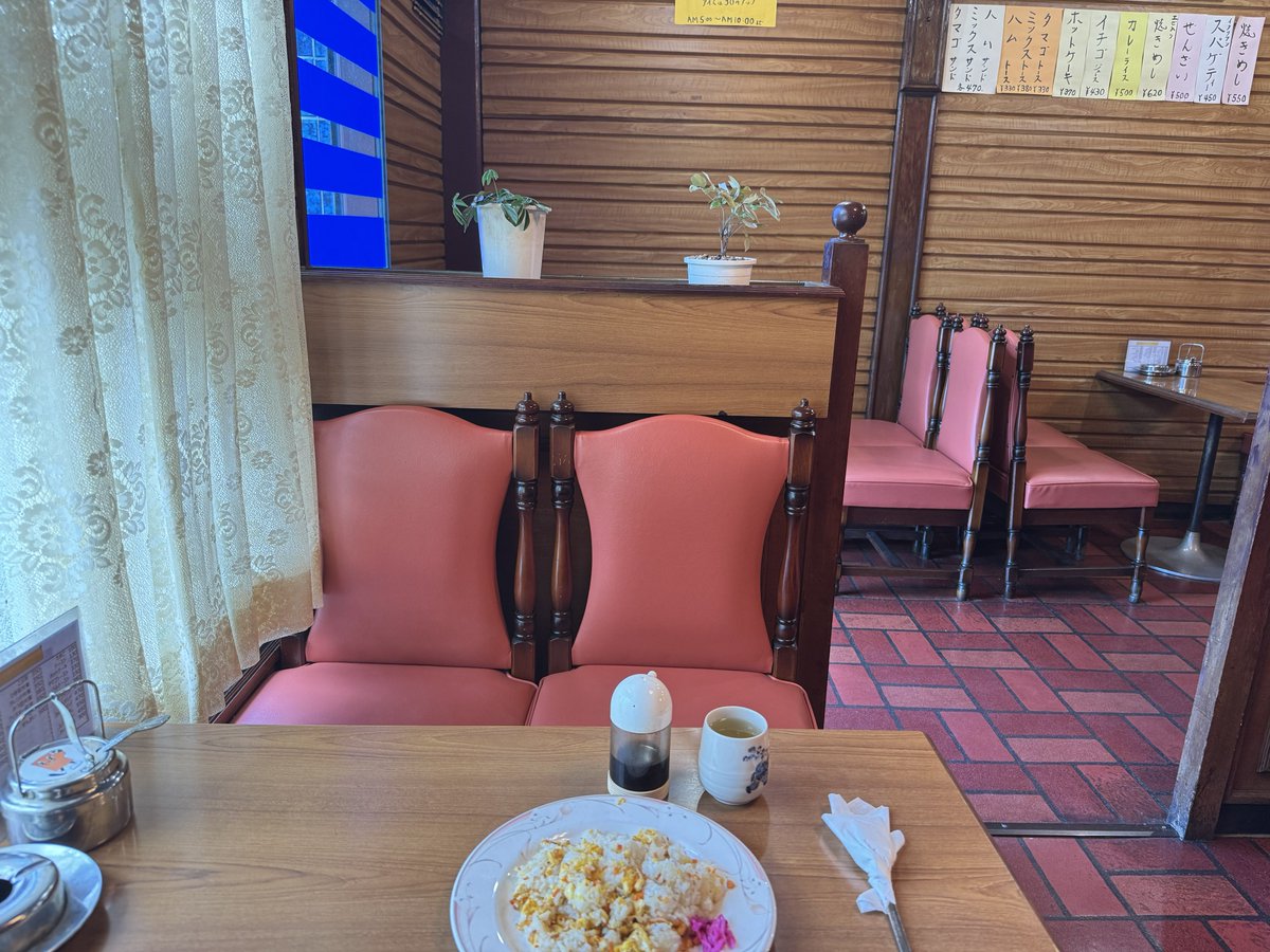 MasupOfficial's tweet photo. 令和六年11/6（水）、本日は真陽小学校の近く。最寄の喫茶店にて。前回の長田南小学校の南（海側）にありました。
MASU-p板宿
#コワーキング #長田区 #レンタルスペース #駒ヶ林駅 #プロクラ #真陽小学校 #VisionPro  #M4MacBookPro
#iPhone16Pro https://t.co/Dl7QTv0D7X