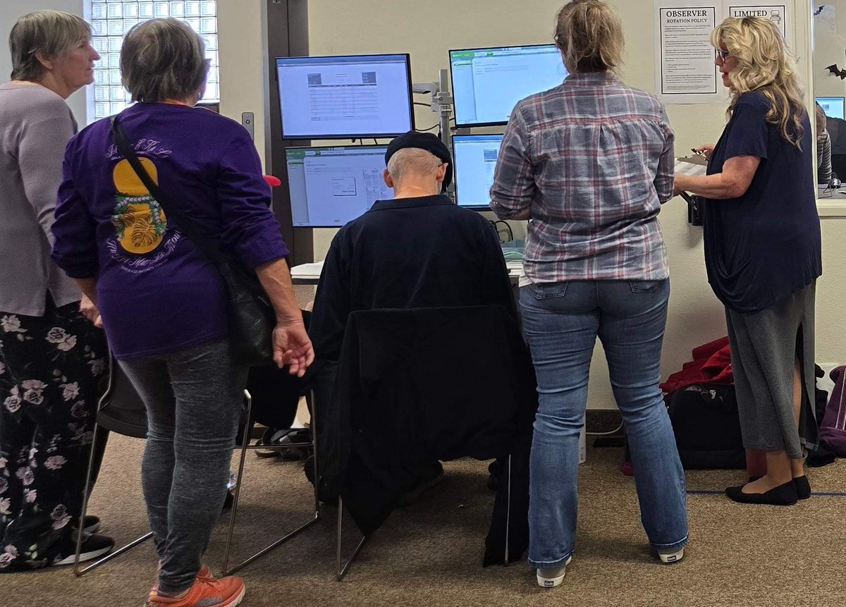 Doni Chamberlain's at the Shasta County #California Elections Office where there are so many "media" people that they're swapping out folks in batches. She's currently upstairs where election deniers like Rich Gallardo, Laura Hobbs, &amp; Bev Gray are staring at screens. #ElectionDay