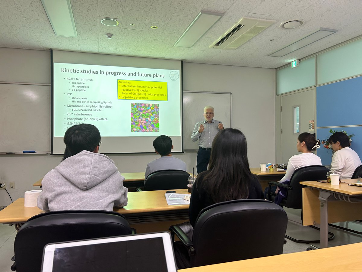 LimLab_KAIST's tweet image. Professor Wojciech Bal from the Polish Academy of Sciences visited us (wonderful talk and fun time) ~~~!