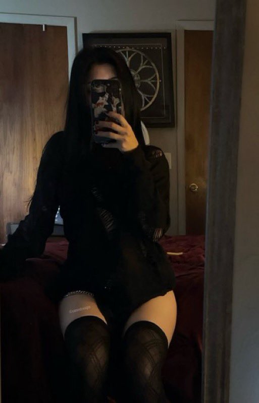 FamousROYAL_'s tweet photo. All black https://t.co/R30714aUas