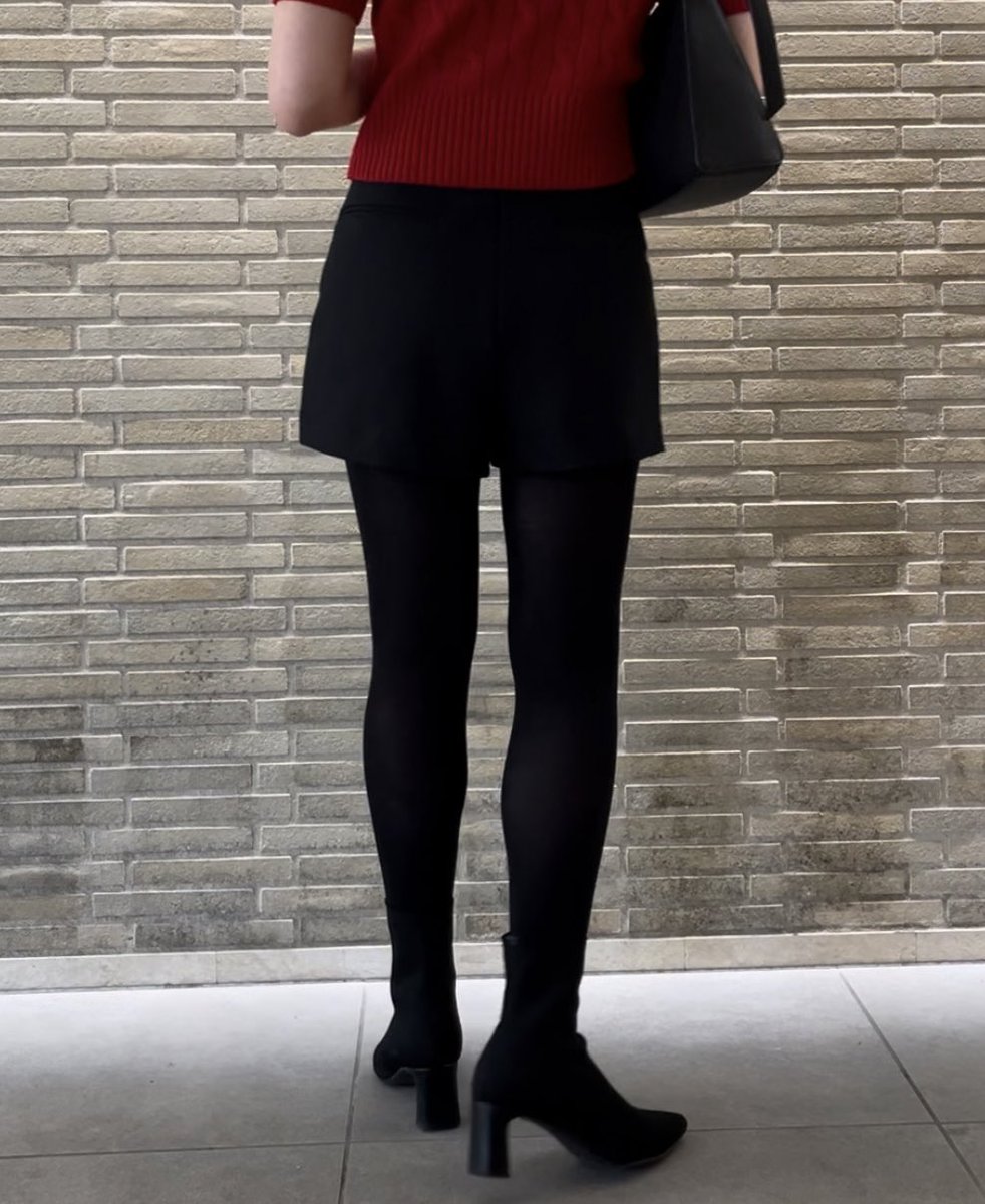 meemeeakayagi's tweet photo. ◼︎太ももヒップライン脂肪吸引

レアート整形外科でムン院長先生で脂肪吸引して3ヶ月！こうしてみるとラインが全然違うし、短いスカートも履けるようになって嬉しい☺️やってよかったなと思います。
拘縮まだ残ってるので6ヶ月目まで引き続きケアしていきます。 https://t.co/WsBmOeoICF