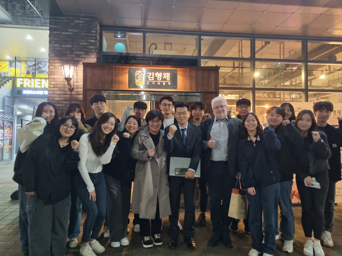 LimLab_KAIST's tweet image. Professor Wojciech Bal from the Polish Academy of Sciences visited us (wonderful talk and fun time) ~~~!