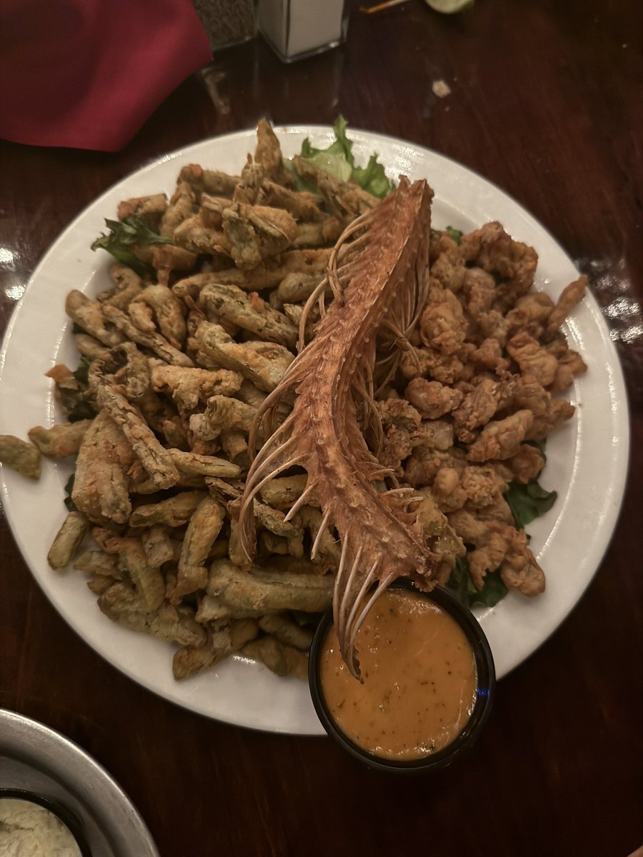 Popped into Kari Lakes election watch party. Incredibly sullen. 50 people maybe? More staff and AZ rangers there. I decided to get the rattlesnake instead.