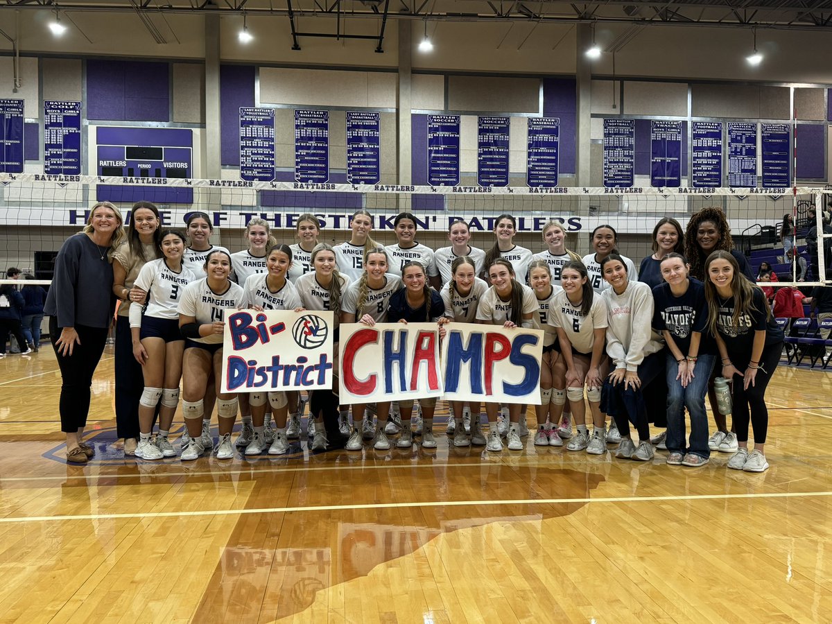 🏆 BI-DISTRICT CHAMPS! 🏆

Big 3-0 team win over the Hays Hawks! 
Very proud of these girls and ready to tackle round 2!