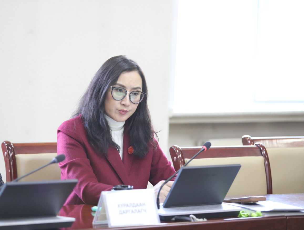 Улсын төсөв батлах үед ердөө ганцхан УИХ-ын гишүүн хуйвалдаанд оролцохгүй, шударга ёсны талд зогсоход л ямар их өөрчлөлт авчирч буйг та бид харж байна. Нам, бүлэглэл, хувийн эрх ашгийг сөрөн зогссон Ж.Баярмаа танд баярлалаа.

Ордны хуйвалдаанаар хөлждөг тогтолцоо нурах ёстой‼️