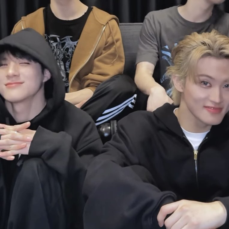 minnojaemjen23's tweet photo. đáng yêu số 1 🐯🐶
#markno #markjen https://t.co/Ki0S64Jttw