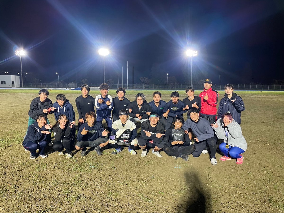 SilverFalcons_A's tweet photo. 🏈ご寄付のお知らせ🏈

当チーム第34期OBの加藤良太先輩からプロテイン、クレアチンのご寄付を頂きました。ありがとうございます！！
これからオフシーズンに入り体作りを行っていく際に活用し、フィジカルアップ出来るよう頑張ります！

加藤良太先輩、ありがとうございました！ https://t.co/jxzYRvKMzA